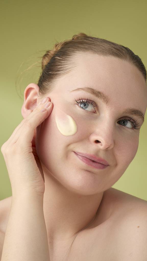 Honey, Beeswax & Almond Oil - 60g